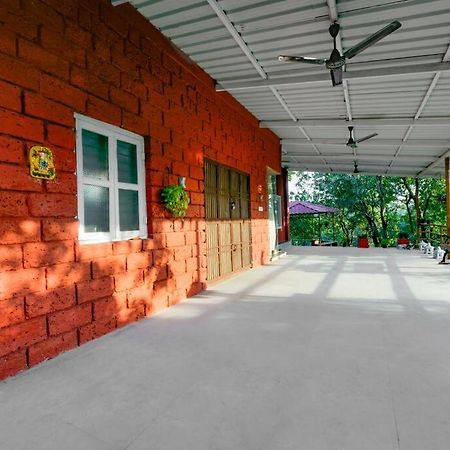Lobville Homestay Karjat Eksteriør bilde