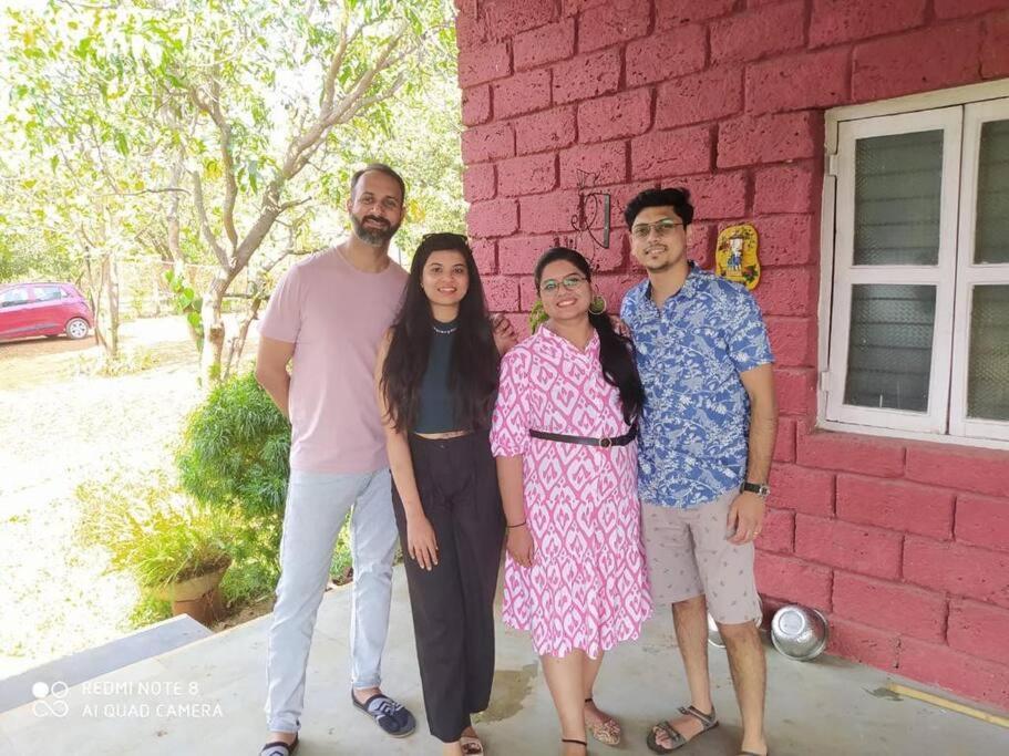 Lobville Homestay Karjat Eksteriør bilde
