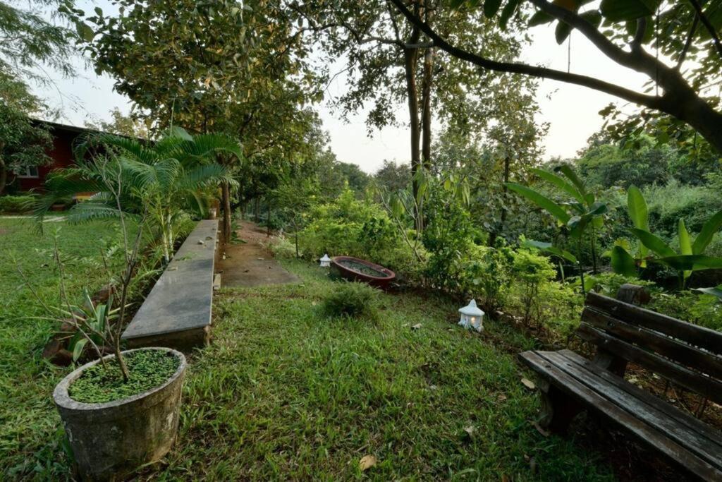 Lobville Homestay Karjat Eksteriør bilde